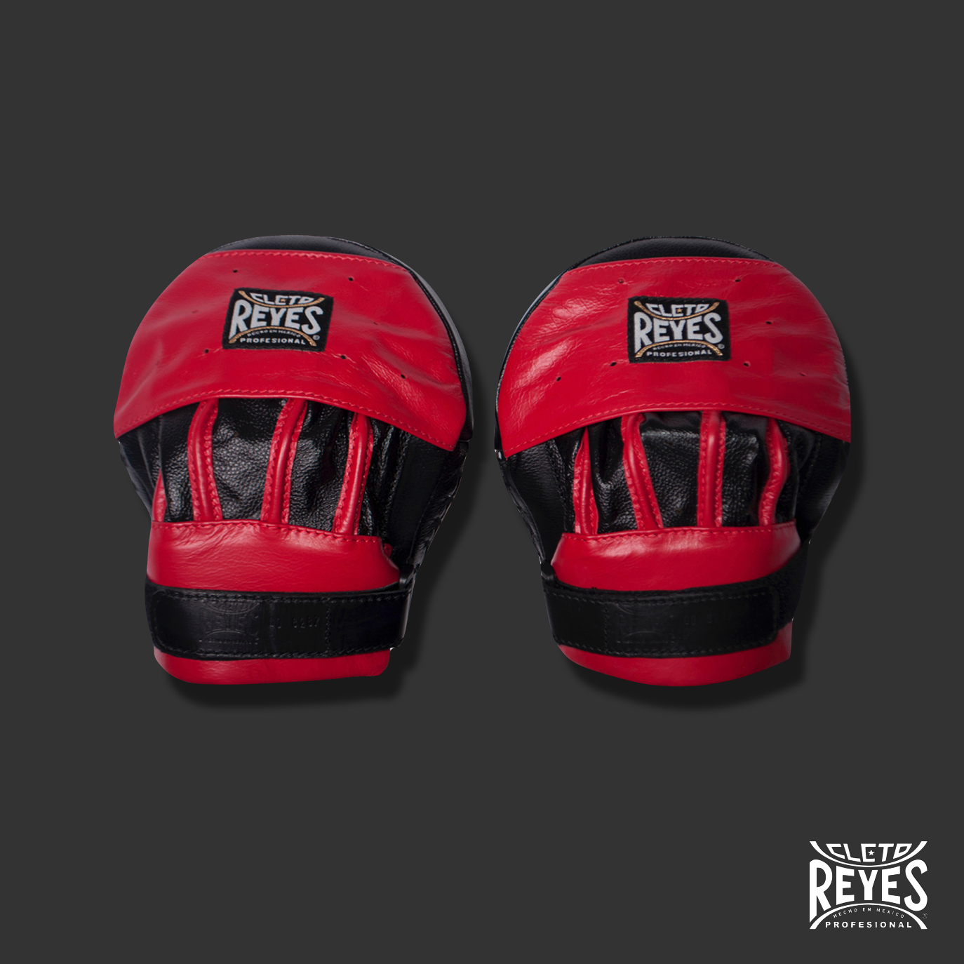 Manillas en cuero Curvas con Correa para Golpes